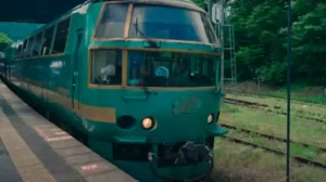 特急「ゆふいんの森」号の駅での停車風景