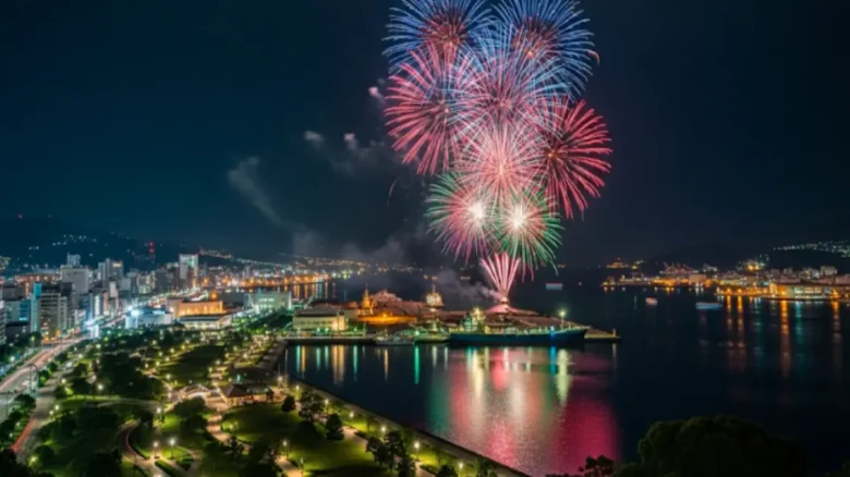 長崎みなと まつり2025の夜空を彩る水上花火と長崎港、長崎水辺の森公園長崎みなとまつり2025の花火の様子