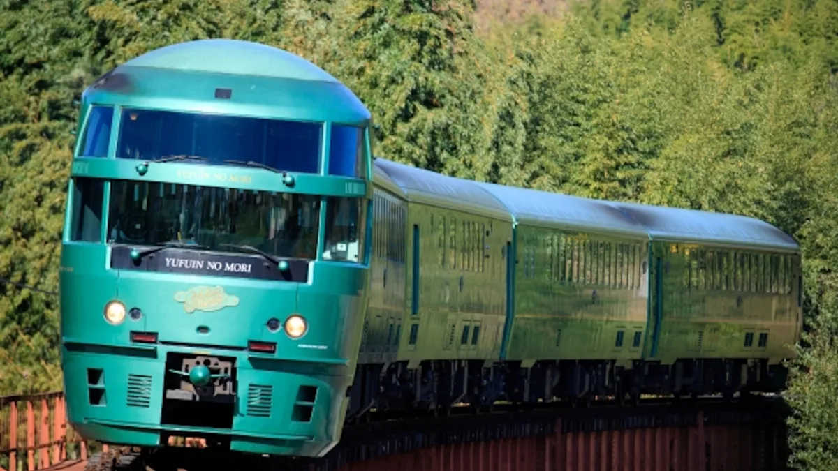 JR九州の観光特急「ゆふいんの森」